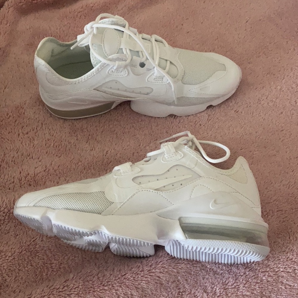 Nike Air Max Infinity 2 in color Photon White ‼️NEVER BEEN WORN‼️